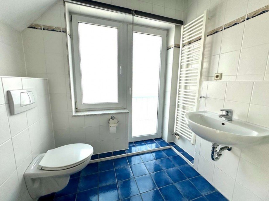 Badezimmer Dachgeschoss Doppelhaush�lfte Neuss