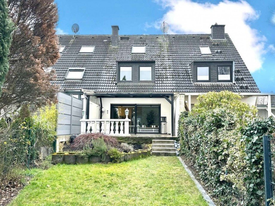 Hausansicht R�ckseite Reihenhaus Neuss