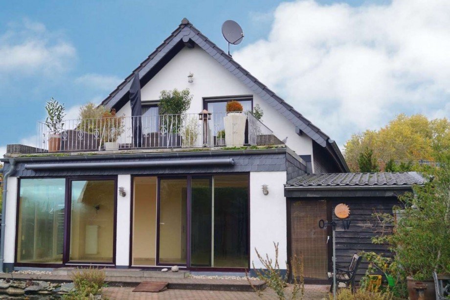 Hausansicht Gartenseite Zweifamilienhaus Kaarst