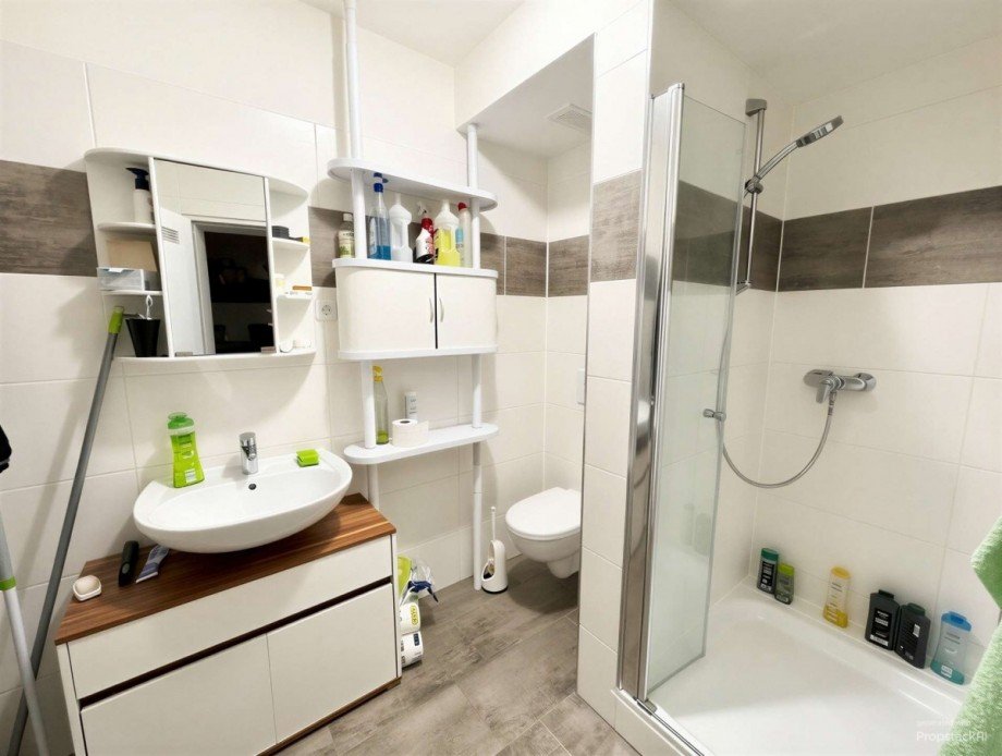 Badezimmer Wohnung Erdgeschoss Mehrfamilienhaus Neuss