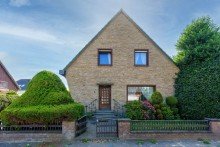Au�enansicht-Hauseingang Freistehendes Einfamilienhaus mit gro�em Garten und Baugrundst�ck