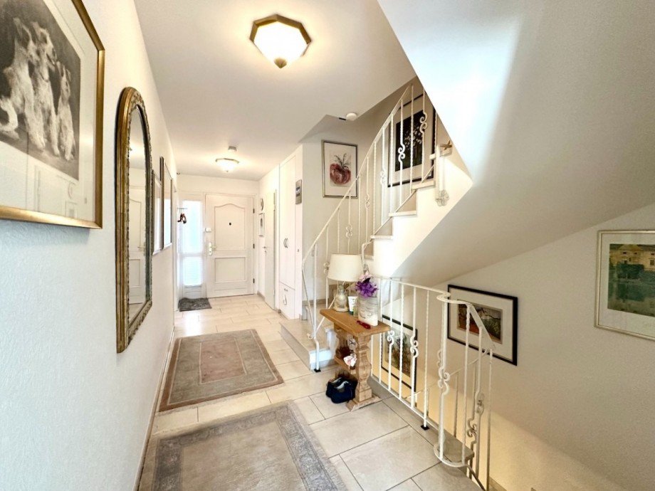 Flur Erdgeschoss Doppelhaush�lfte Neuss