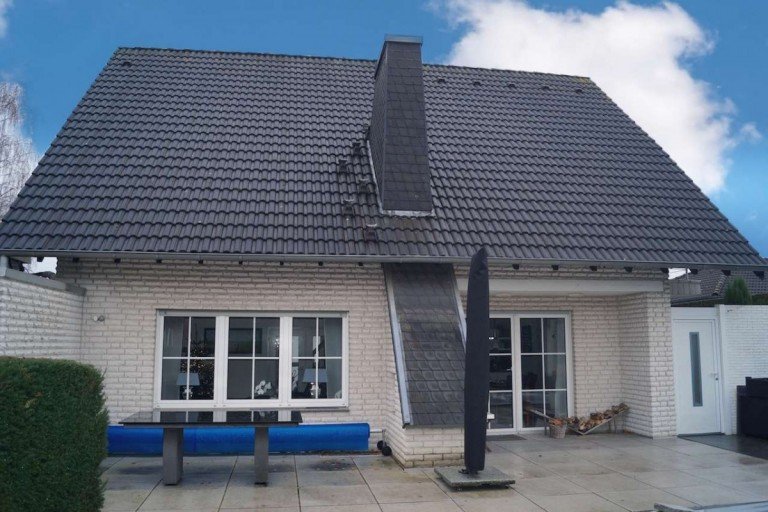 Hausansicht R�ckseite Bedburg Einfamilienhaus Hochwertiges Einfamilienhaus mit Au�enpool in beliebter Wohnlage