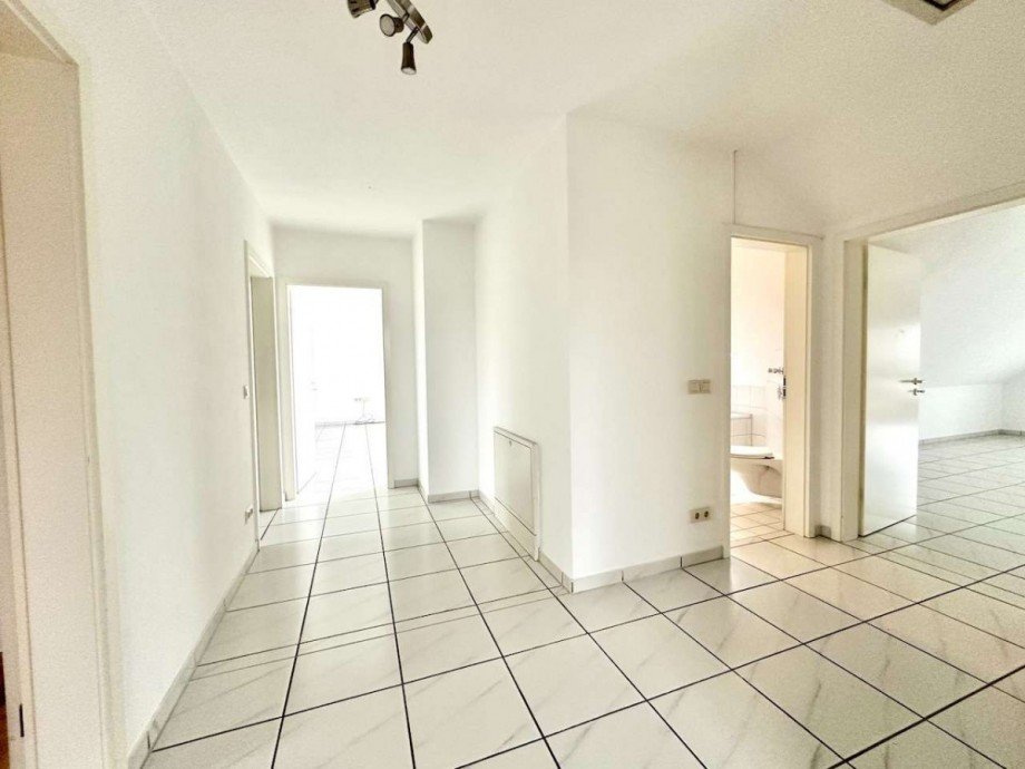 Flur Dachgeschosswohnung Neuss