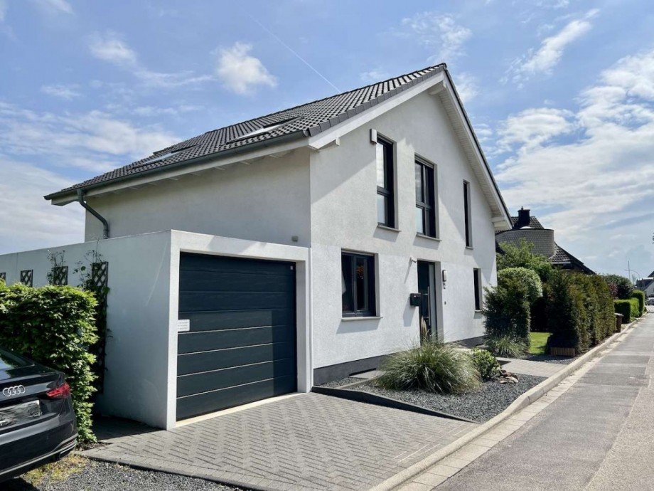 Hausansicht Vorderseite Einfamilienhaus Korschenbroich