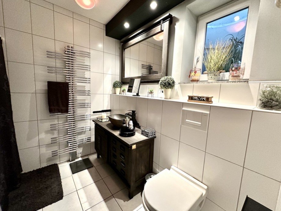 Badezimmer Einliegerwohnung Einfamilienhaus Neuss