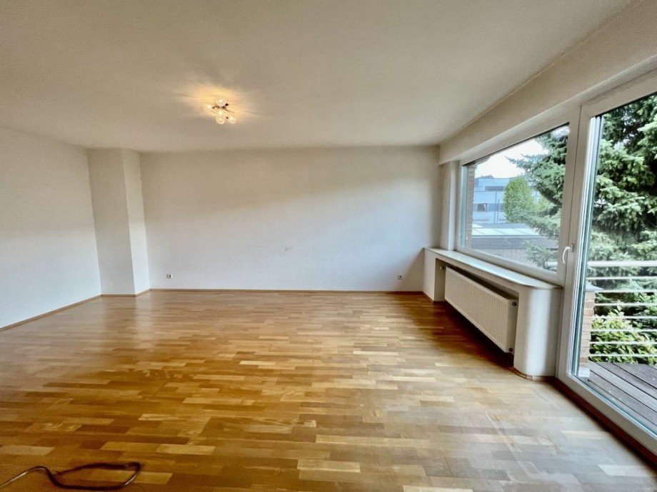 Wohnzimmer Wohnung obere Etage Zweifamilienhaus Neuss
