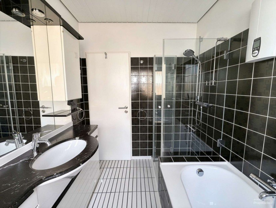 Badezimmer obere Etage Einfamilienhaus Neuss