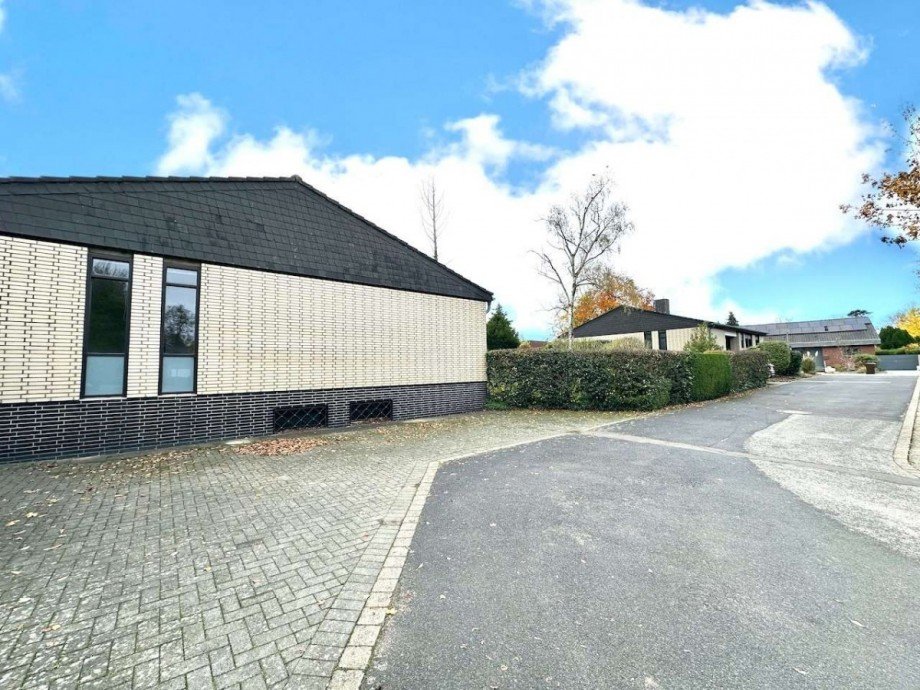 Anliegerstra�e Bungalow Neuss