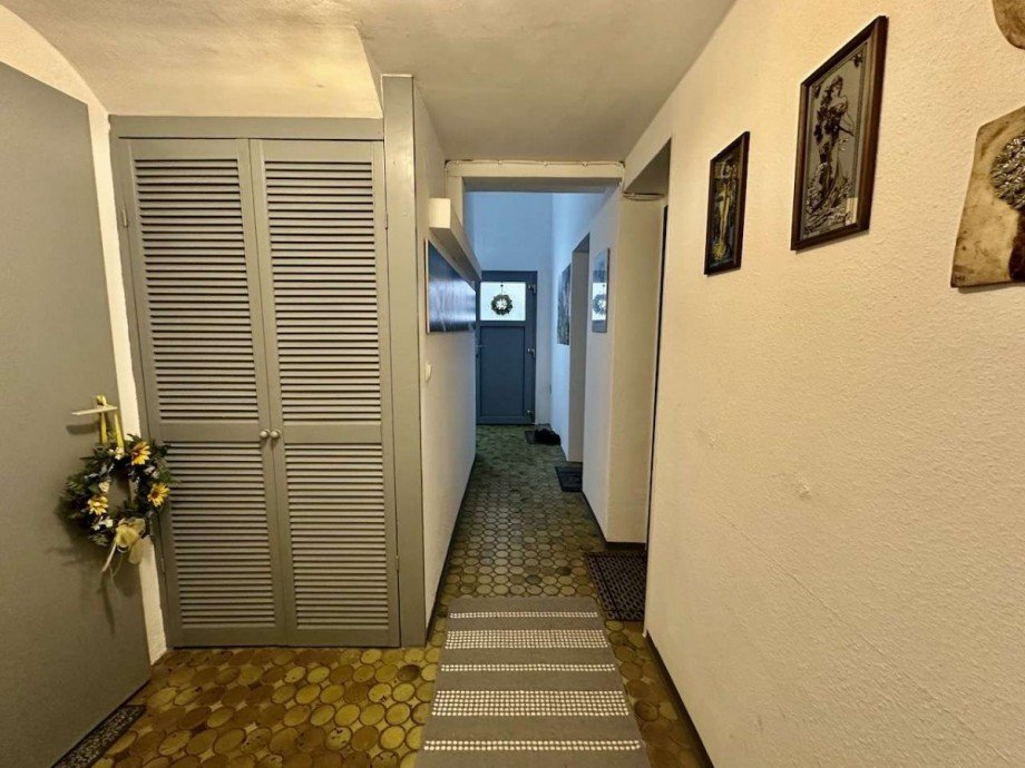 Flur Keller Doppelhaush�lfte Neuss