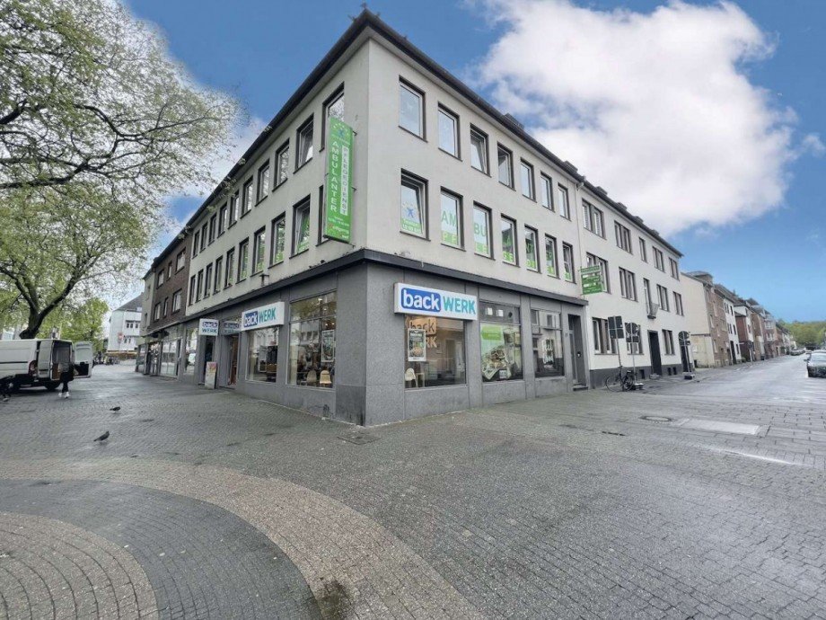 Hausansicht Dachgeschosswohnung Viersen
