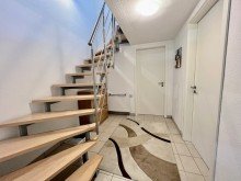 Flur Keller Energiesparen in moderner Doppelhaush�lfte