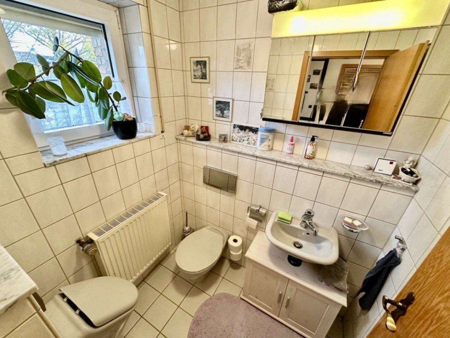 G�ste WC Doppelhaush�lfte Neuss