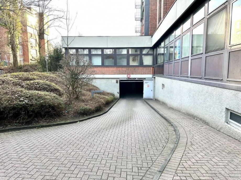 Einfahrt Tiefgarage Etagenwohnung K�ln