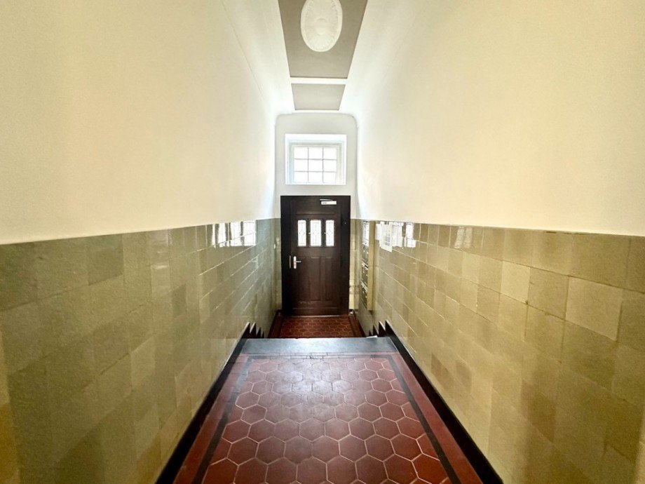 Hauseingang Dachgeschosswohnung Neuss