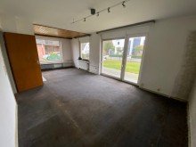 Wohnzimmer Freistehendes Einfamilienhaus auf gro�em Grundst�ck in sehr beliebter Lage