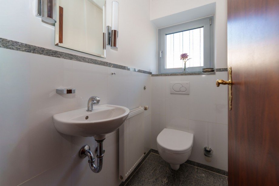 G�ste-WC Bungalow Neuss