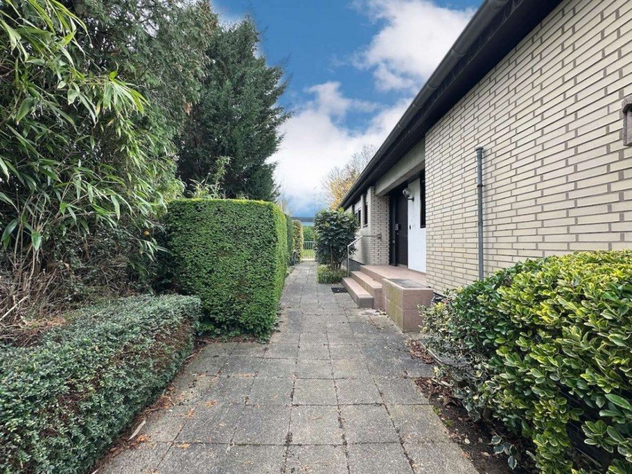 Zugang Haus Bungalow Neuss