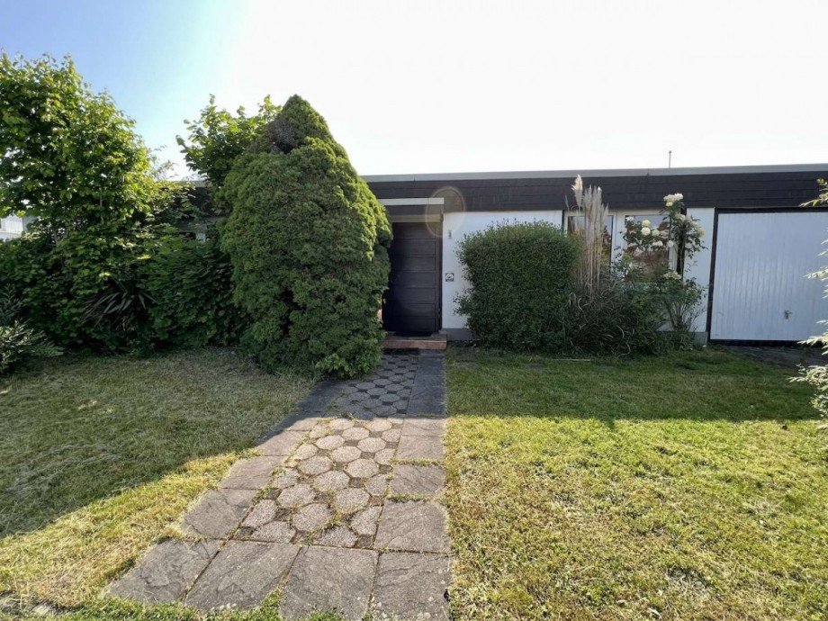 Hausansicht Vorderseite Bungalow Kaarst