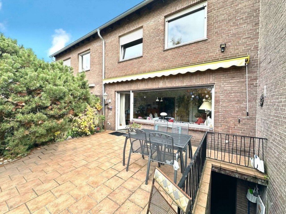 Terrasse in S�d-Westausrichtung Reihenhaus Neuss
