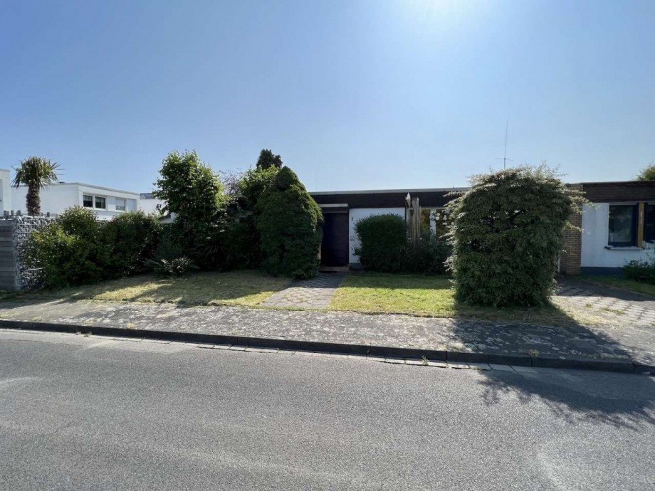 Hausansicht Vorderseite Bungalow Kaarst
