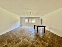 Wohnzimmer Einliegerwohnung Sanierter Bungalow mit Einliegerwohnung in beliebter Wohnlage