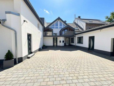 Hauptbild Zwei H�user mit zus�tzlichen separaten Wohneinheiten, eigener Gewerbeeinheit und gro�em Grundst�ck