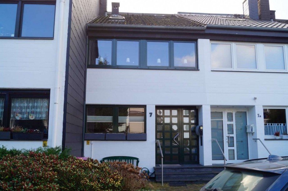 Hausansicht Vorderseite Reihenhaus Neuss