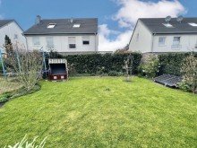 Garten Energiesparen in moderner Doppelhaush�lfte