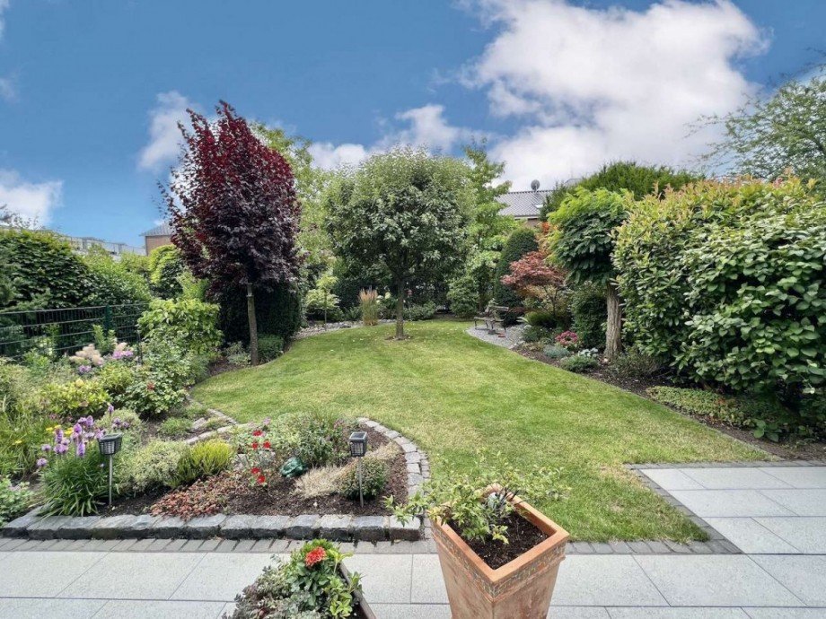 Garten Zweifamilienhaus Neuss