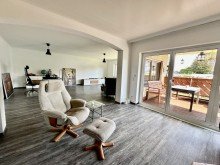 Wohnzimmer Sanierter Bungalow mit Einliegerwohnung in beliebter Wohnlage