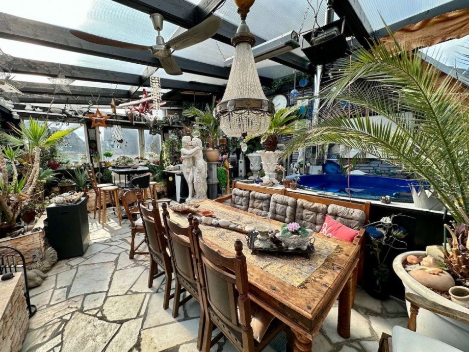 Wintergarten Wohnung obere Etage Zweifamilienhaus D�sseldorf