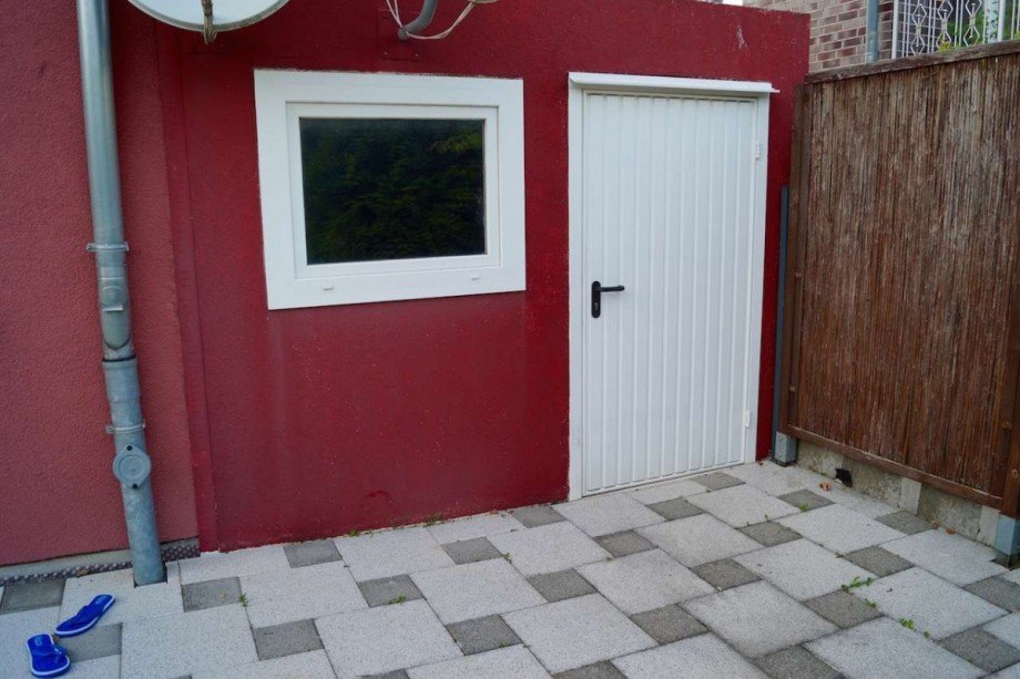 Zugang Garage Doppelhaush�lfte Pulheim