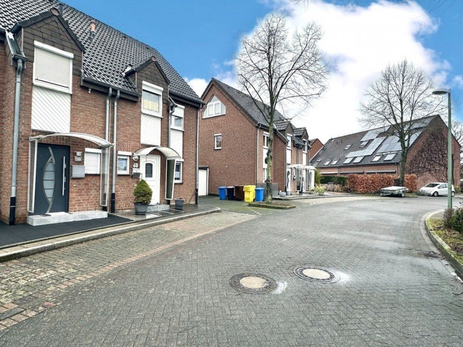 Anliegerstra�e Doppelhaush�lfte Neuss
