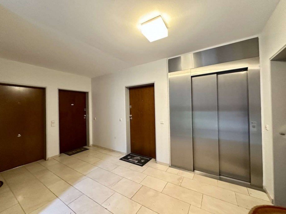 Treppenhaus Etagenwohnung K�ln