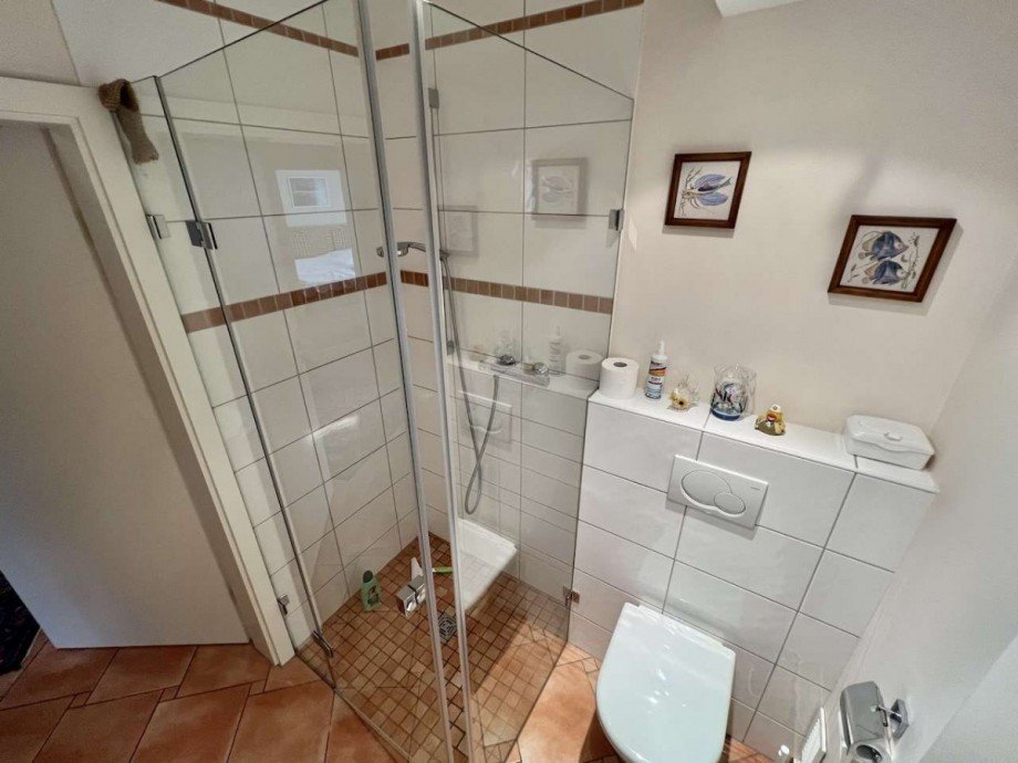 Badezimmer Erdgeschosswohnung Zweifamilienhaus Neuss