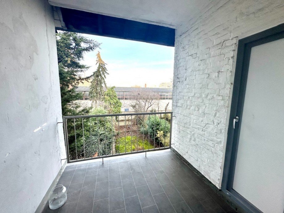 Balkon Wohnung erste Etage Mehrfamilienhaus D�sseldorf
