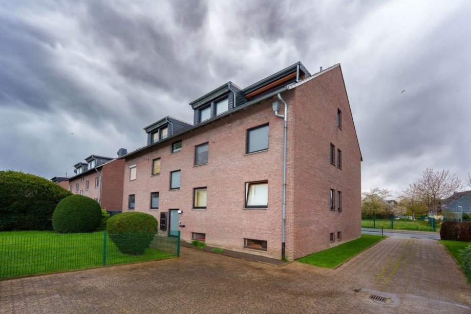 Hausansicht Erdgeschosswohnung Neuss