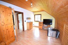 Schlafzimmer OG Freistehendes Einfamilienhaus in wundersch�ner Lage mit gro�em Garten