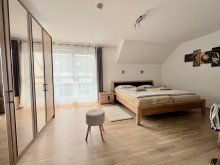 Schlafzimmer Energiesparen in moderner Doppelhaush�lfte