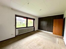 Schlafzimmer Freistehender Bungalow mit zus�tzlichem Grundst�ck