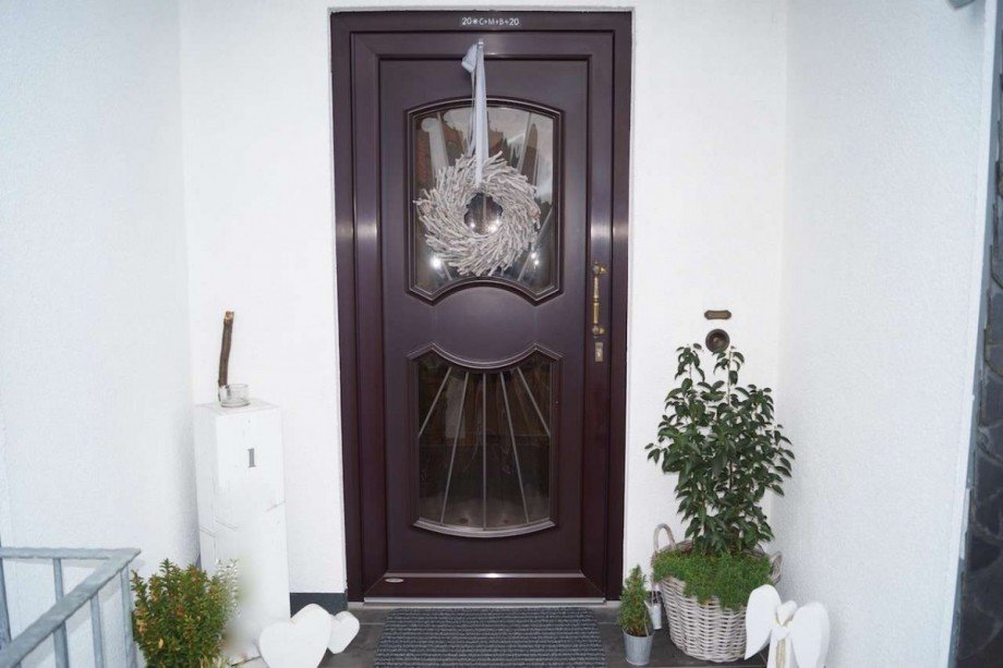 Eingang Wohnung obere Etage Zweifamilienhaus Kaarst