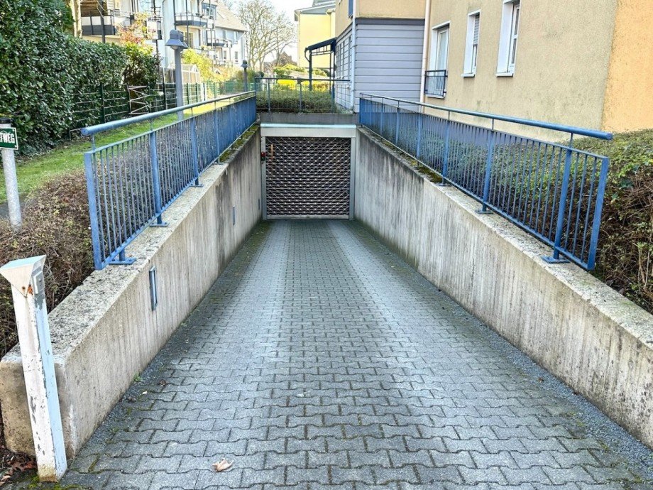 Einfahrt Tiefgarage Etagenwohnung Neuss