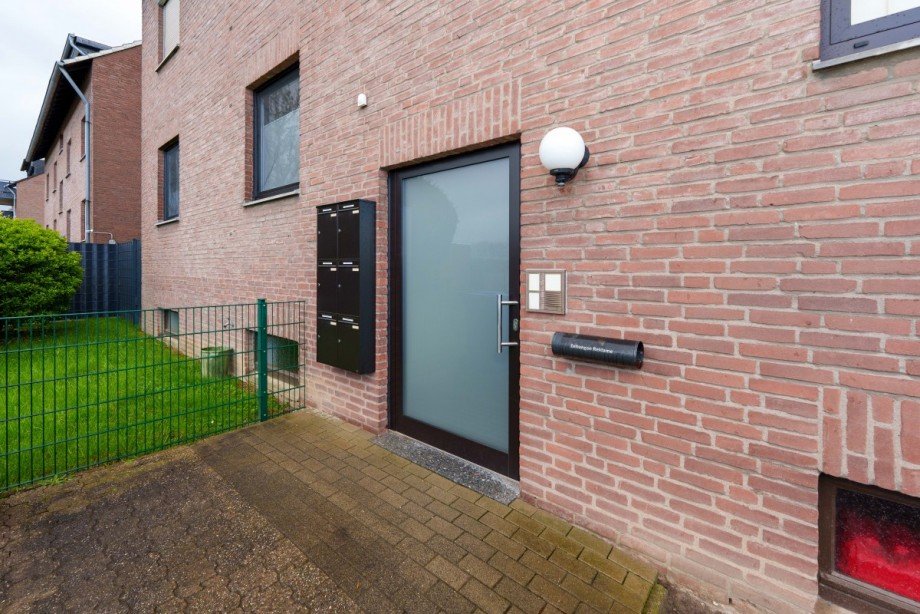 Hauseingang Erdgeschosswohnung Neuss