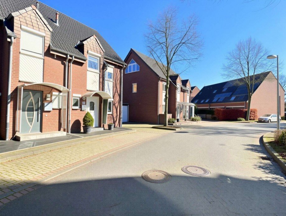 Anliegerstra�e Doppelhaush�lfte Neuss