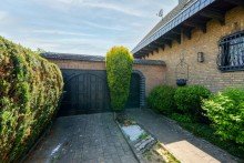 Garage & Zuwegung Freistehendes Einfamilienhaus mit gro�em Garten und Baugrundst�ck