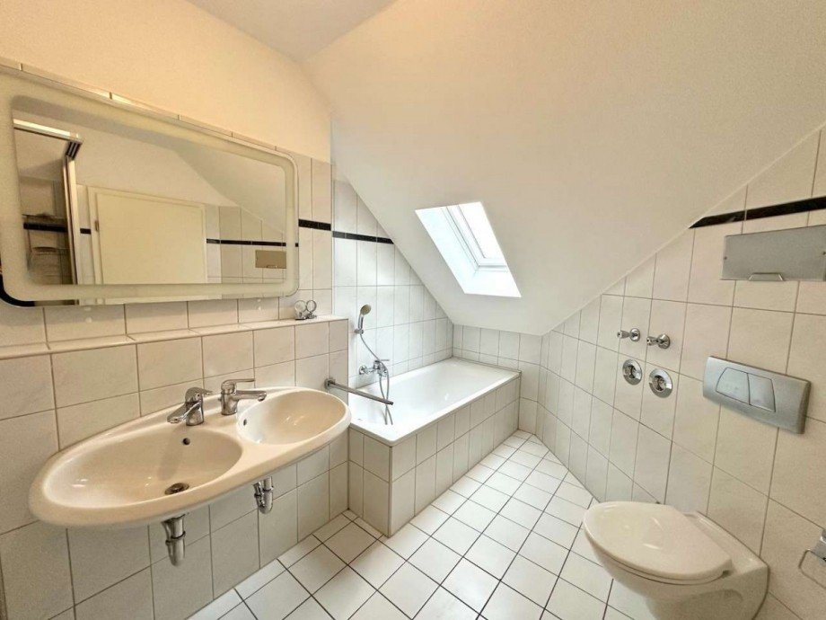 Badezimmer Dachgeschosswohnung Neuss