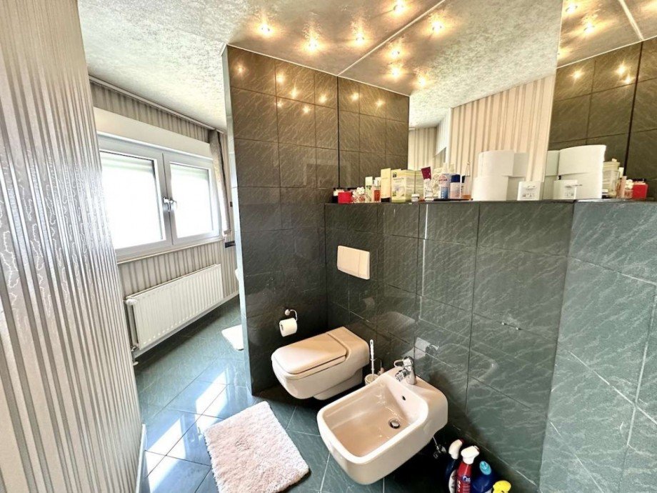 Badezimmer Doppelhaush�lfte Grevenbroich