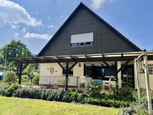 Hausansicht Freistehendes Einfamilienhaus mit viel Platz